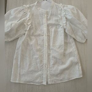 Frnch Paris brand white floral top. Size XS